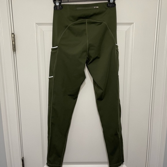 Alpha Forward Leggings - Picture 3 of 5